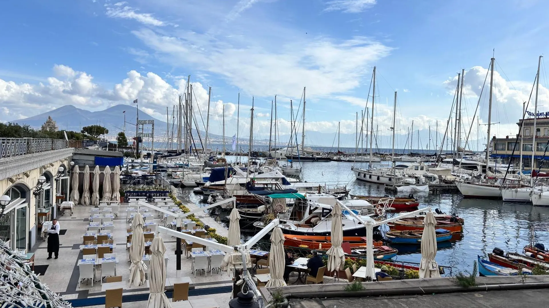 Rosso Napoli Locazioni Brevi Villa