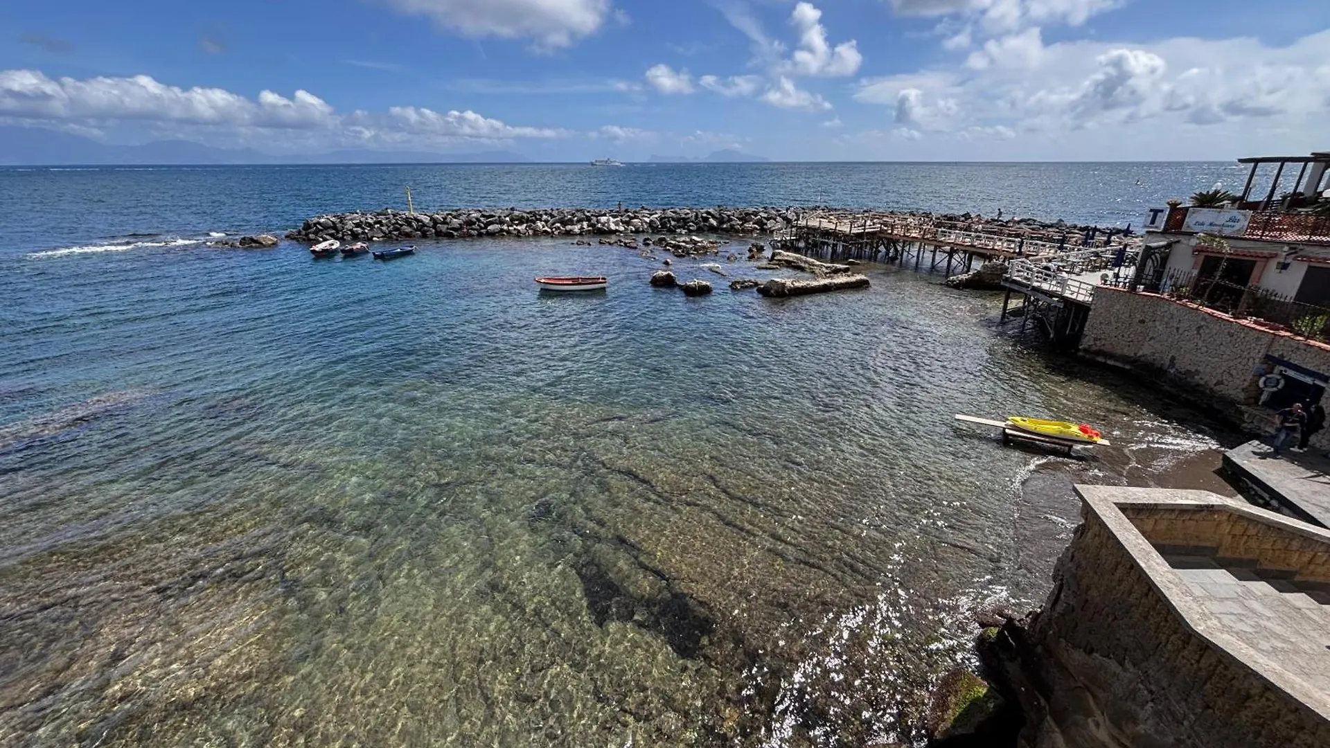 Holiday home Rosso Napoli Locazioni Brevi Villa