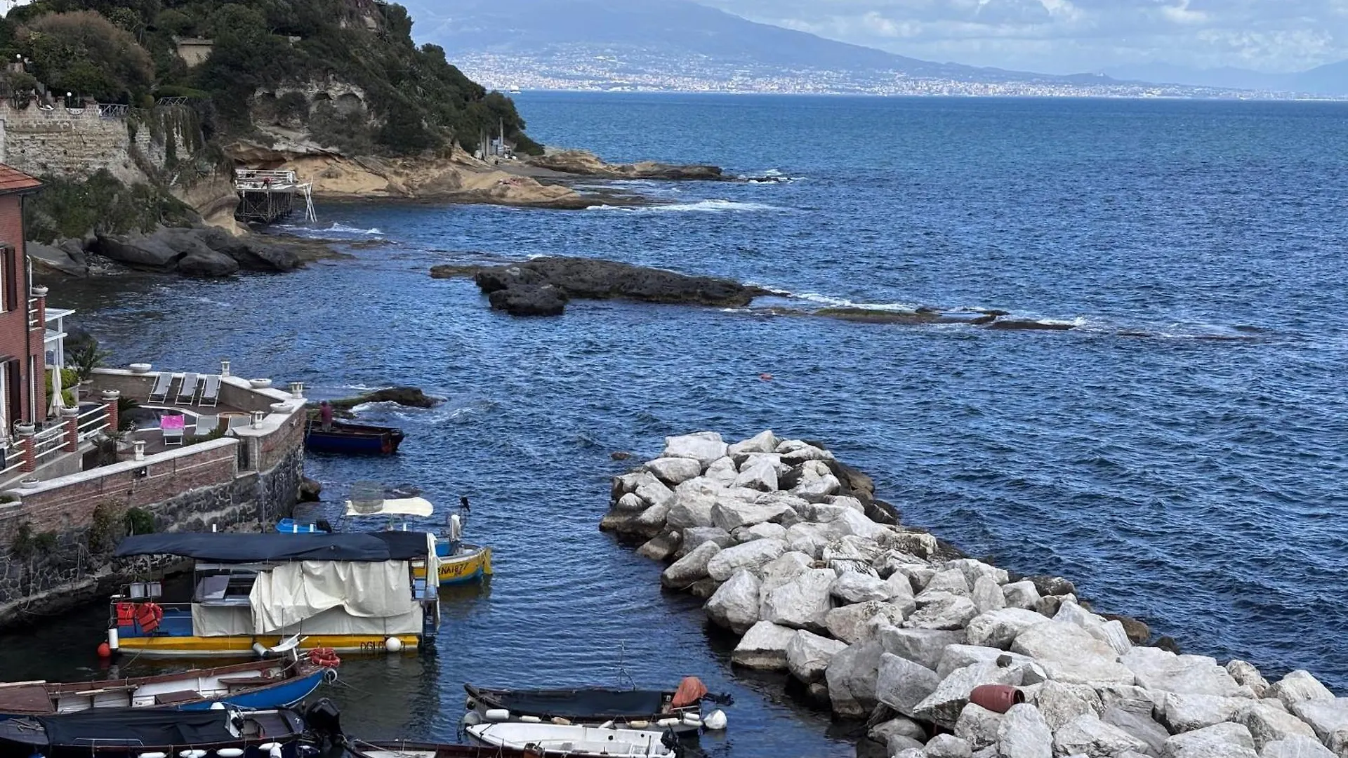 Rosso Napoli Locazioni Brevi Villa